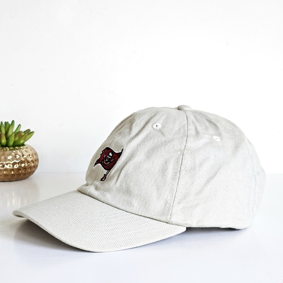 Vintage NFL Tampa Bay Bucs Hat Y2K Buccaneers Khaki Strapback Cotton Cap - Picture 5 of 13
